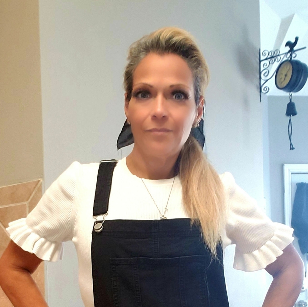 Meet your Posher, Michelle lee